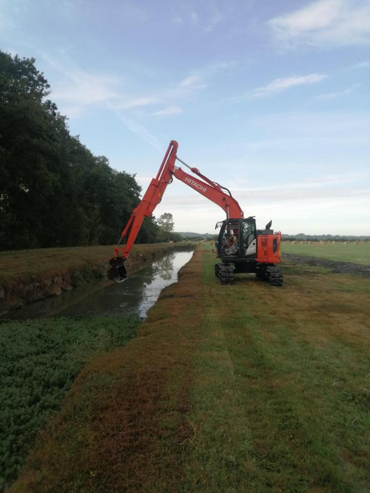 curer les fossés Corcoué-sur-Logne